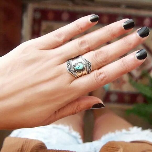 Irregular Band Ring Inlaid with Artificial Turquoise Decorative Bohemian Ring - Picture 6 of 12